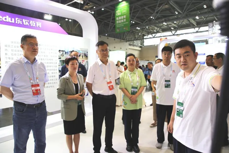 助力第二届“一带一路”国际技能大赛智能汽车软件技术表演赛顺利举办